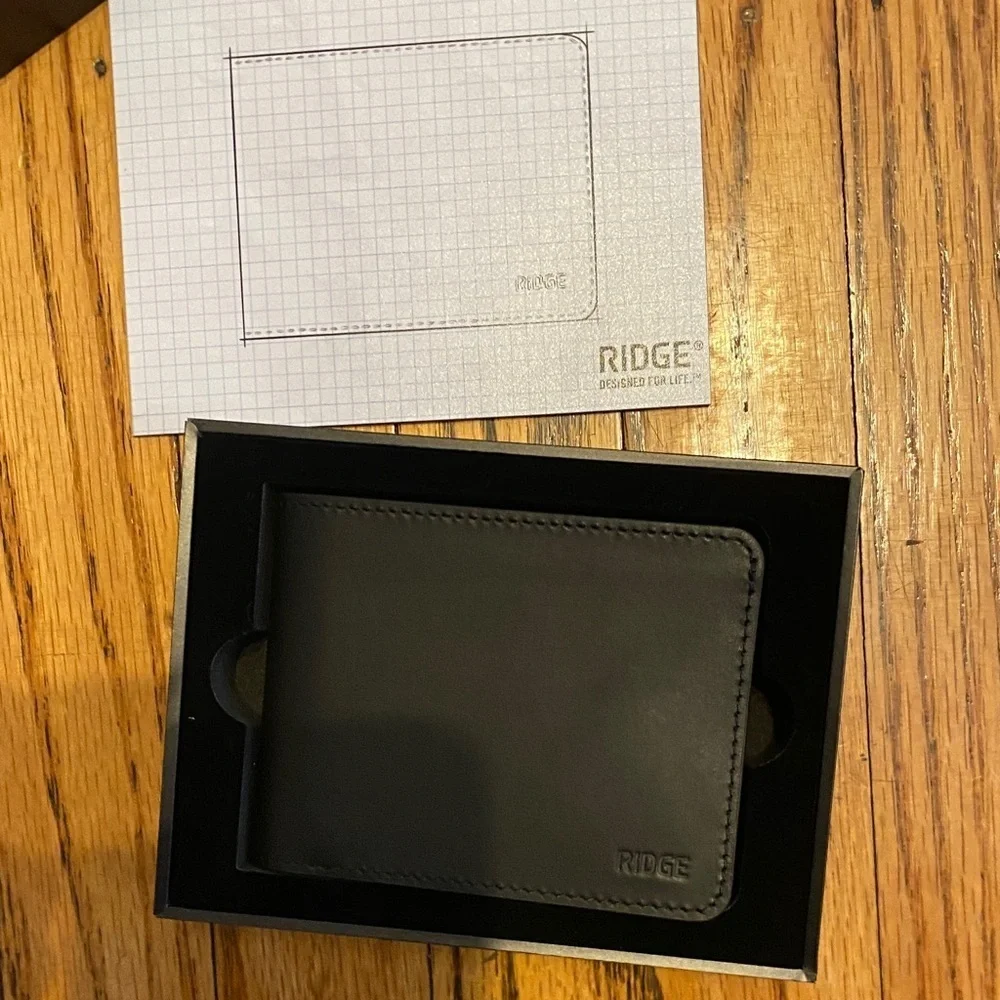 Ridge Billfold Wallet in Black Leather